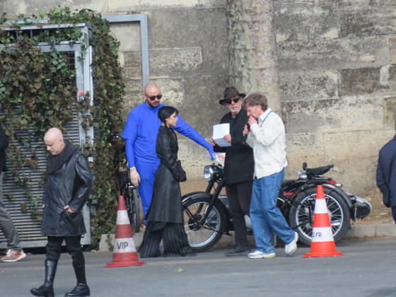 Wednesday Filming - Paris Director Tim Burton, Jenna Ortega and Fred Armisen seen during the filming of Wednesday Season 3 directed by Tim Burton in Paris, France on April 20, 2026. Photo by ABACAPRESS.COM Paris France  Copyright: xABACAx