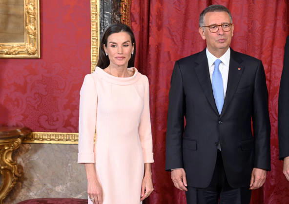 The King and Queen receive the President of the Portuguese Republic, António José Seguro, and the First Lady, Margarida Maldonado Queen Letizia and the President of the Portuguese Republic, António José Seguro, during the audience at the Royal Palace, April 20, 2026, in Madrid Spain FAMOUSES PRESIDENT KINGS AUDIENCE José Madrid Madrid Madrid Spain  Copyright: xJosÃ xOlivax 7454940