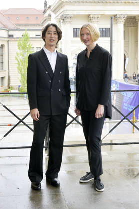 Hayato Sumino und Joana Mallwitz beim Fototermin zum Classic Open Air 2026 auf dem Gendarmenmarkt. Berlin, 20.04.2026