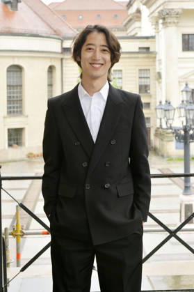 Hayato Sumino beim Fototermin zum Classic Open Air 2026 auf dem Gendarmenmarkt. Berlin, 20.04.2026