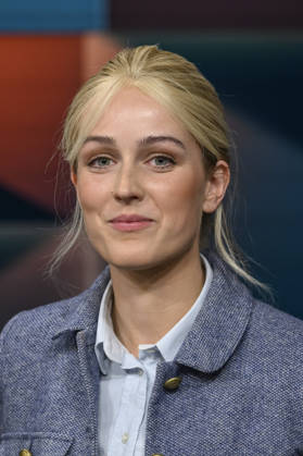 im Bild v.l.: Marie Hoffmann: Landwirtin in Westfalen, Influencerin, Landwirtschafts-Influencerin, GER, Berlin, hart aber fair - Polittalk, TV, Format, mit Moderator - Louis Klamroth, Das Erste, Das Thema: Tankrabatt und 1000-Euro-Prämie: Was hilft und wer zahlt?, 20.04.2026, Copyright: HMBxMedia UwexKoch