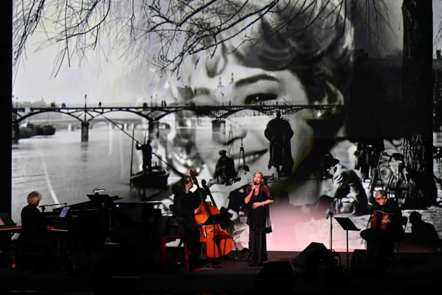 Music Concert - Ute Lemper - Paris Paris Ute Lemper during the Paris-Paris Tout, at the Auditorium Parco della Musica, on April 20, 2026 in Rome, Italy. Rome Auditorium Parco della Musica Italy Copyright: xDomenicoxCippitellix xLiveMediax LPM_2406818
