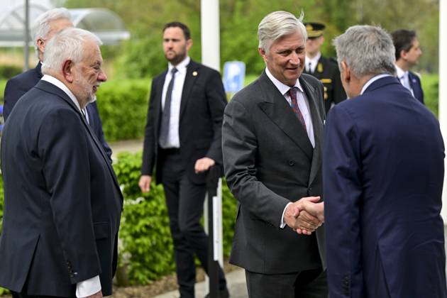 King Philippe - Filip of Belgium pictured during a royal visit at IBA company in Louvain-la-Neuve around R&D and collaboration between universities and companies, Tuesday 21 April 2026. Belgian king is on a two-day interregional business visit to Flanders and Wallonia, organized with the Flemish and Walloon business networks VOKA and AKT, with 40 business leaders from both regions.  DIRKxWAEM 171541343