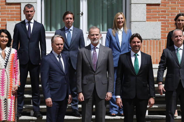 The King receives in audience the Management Committee of Heineken Espana The King, Felipe VI, receives in audience the Management Committee of Heineken Espana, and poses in a family photo with the President Etienne Strijp 2i , on April 21, 2026, in Madrid Espana 21 APRIL 2026 Alejandro Martínez Vé Madrid Madrid Madrid Espana  Copyright: xAlejandroxMartinezxVÃ lezx 7457165