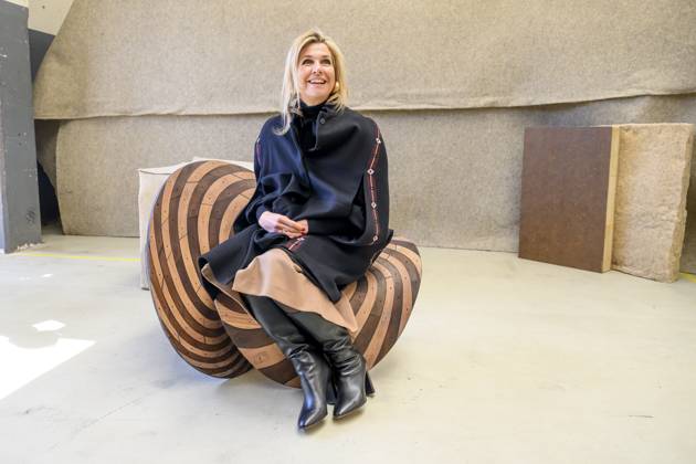 Arnhem, The Netherlands, 2026-04-21 14:03:49 ARNHEM, 21-04-2026, Cleantech Park. Queen Maxima visits Cleantech Park Arnhem. Arnhem has been named SME City 2026 by the business association MKB-Nederland. Every year, MKB-Nederland awards this title to a city or region that demonstrates it stands alongside entrepreneurs, actively works towards an attractive business climate, supports collaboration with entrepreneurs, and offers space for innovation, growth, and networking. PHOTO: NLBeeld Patrick van Emst. In the photo: Queen Maxima takes a seat on a circular design chair by Joris Laarman. Credit: NL Beeld Patrick van Emst Copyright: xx x