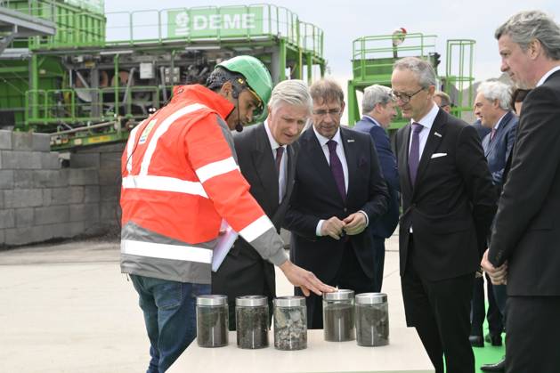 Interregional Royal Visit to WalloniaFlanders 2026 FARCIENNES, BELGIUM - APRIL 21: King Philippe of Belgium pictured visiting DEME Environnement during the first Interregional Royal Visit to WalloniaFlanders on April 21, 2026 in Farciennes, Belgium, 21 04 2026 Farciennes Belgium  Copyright: xPhilipxReynaersx
