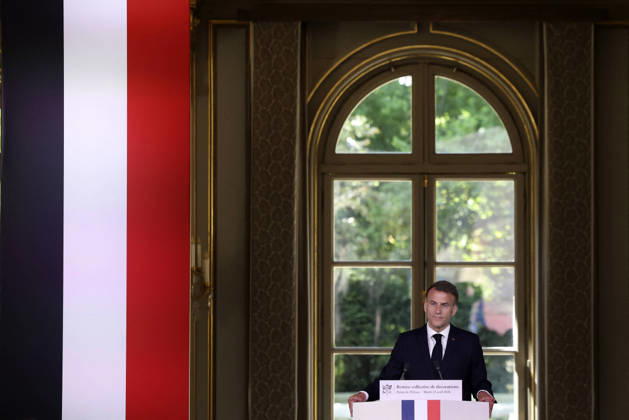 Decoration Ceremony For The Police Forces Who Intervened At The Bataclan - Paris France s President, Emmanuel Macron delivers a speech during a ceremony for awarding collective decorations to the police forces who intervened at the Bataclan during the attacks on November 13, 2015, at the Elysee Presidential palace, in Paris, on April, 21, 2026. Photo by Stephane Lemouton Pool ABACAPRESS.COM Paris France Copyright: xLemoutonxStephane Pool ABACAx