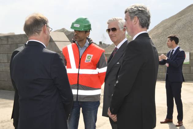 Interregional Royal Visit to WalloniaFlanders 2026 FARCIENNES, BELGIUM - APRIL 21: King Philippe of Belgium pictured visiting DEME Environnement during the first Interregional Royal Visit to WalloniaFlanders on April 21, 2026 in Farciennes, Belgium, 21 04 2026 Farciennes Belgium  Copyright: xPhilipxReynaersx