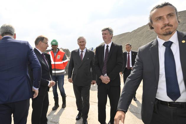 Interregional Royal Visit to WalloniaFlanders 2026 FARCIENNES, BELGIUM - APRIL 21: King Philippe of Belgium pictured visiting DEME Environnement during the first Interregional Royal Visit to WalloniaFlanders on April 21, 2026 in Farciennes, Belgium, 21 04 2026 Farciennes Belgium  Copyright: xPhilipxReynaersx