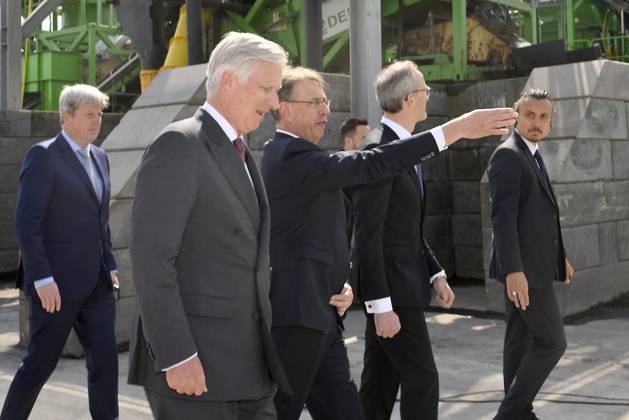 Interregional Royal Visit to WalloniaFlanders 2026 FARCIENNES, BELGIUM - APRIL 21: King Philippe of Belgium pictured visiting DEME Environnement during the first Interregional Royal Visit to WalloniaFlanders on April 21, 2026 in Farciennes, Belgium, 21 04 2026 Farciennes Belgium  Copyright: xPhilipxReynaersx