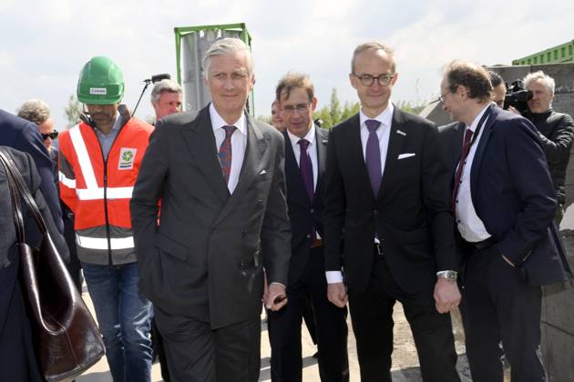 Interregional Royal Visit to WalloniaFlanders 2026 FARCIENNES, BELGIUM - APRIL 21: King Philippe of Belgium pictured visiting DEME Environnement during the first Interregional Royal Visit to WalloniaFlanders on April 21, 2026 in Farciennes, Belgium, 21 04 2026 Farciennes Belgium  Copyright: xPhilipxReynaersx