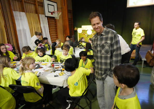 GÖTEBORG, SWEDEN 20260420 Formula 1 World Champion Sebastian Vettel visits Lilla Samskolan where students will show their environmental work Sebastian Vettel is in Gothenburg to receive The Perfect World Foundation Award GÖTEBORG SWEDEN x9200x  Copyright: xBjörnxLarssonxRosvall TTx SEBASTIAN VETTEL 2wCNms2La44