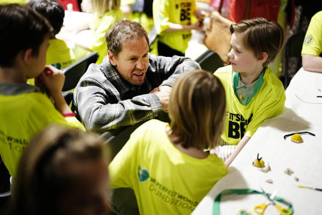 GÖTEBORG, SWEDEN 20260420 Formula 1 World Champion Sebastian Vettel visits Lilla Samskolan where students show their environmental work Sebastian Vettel is in Gothenburg to receive The Perfect World Foundation Award GÖTEBORG SWEDEN x9200x  Copyright: xBjörnxLarssonxRosvall TTx SEBASTIAN VETTEL _O1UZHAbLCE