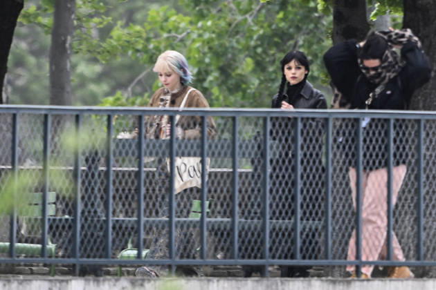 Wednesday Filming - Paris Jenna Ortega, Emma Myers on the set of Season 3 of the series Wednesday, in Paris. Paris, France on April 21, 2026. Photo by Florian Poitout ABACAPRESS.COM Paris Ile-de-France France  Copyright: xPoitoutxFlorian ABACAx