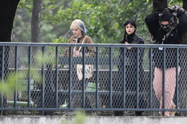 Wednesday Filming - Paris Jenna Ortega, Emma Myers on the set of Season 3 of the series Wednesday, in Paris. Paris, France on April 21, 2026. Photo by Florian Poitout ABACAPRESS.COM Paris Ile-de-France France  Copyright: xPoitoutxFlorian ABACAx