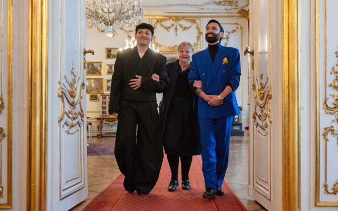 20260421 BP Van der Bellen trifft Oesterreichs ESC-Teilnehmerinnen und Teilnehmer WIEN, OESTERREICH - 21. APRIL: Saenger, Kontertenor und Eurovision-Song-Contest 2025 Gewinner Johannes Pietsch alias JJ, Saengerin, Begruenderin des Austropop, Schauspielerin und Eurovision-Song-Contest Teilnehmerin Marianne Mendt und Musiker, Saenger, Schauspieler und Eurovision-Song-Contest 2014 Gewinner Thomas -Tom- Neuwirth alias Conchita Wurst waehrend des Empfangs Oesterreichs ESC-Teilnehmerinnen und -Teilnehmer aus den vergangenen Jahrzehnten anlaesslich des 70. Eurovision Song Contest vom 12. bis zum 16. Mai 2026 in Wien im Maria Theresien-Zimmer in der Wiener Hofburg am 21. April 2026 in Wien, Oesterreich. 260421_SEPA_17_009 Copyright: xIsabellexOuvrardx SEPAxMedia