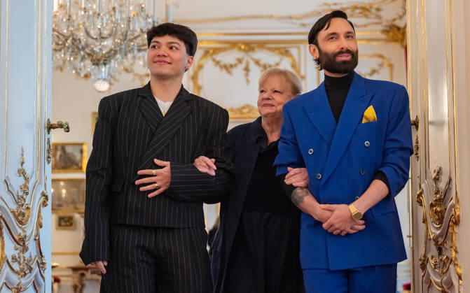 20260421 BP Van der Bellen trifft Oesterreichs ESC-Teilnehmerinnen und Teilnehmer WIEN, OESTERREICH - 21. APRIL: Saenger, Kontertenor und Eurovision-Song-Contest 2025 Gewinner Johannes Pietsch alias JJ, Saengerin, Begruenderin des Austropop, Schauspielerin und Eurovision-Song-Contest Teilnehmerin Marianne Mendt und Musiker, Saenger, Schauspieler und Eurovision-Song-Contest 2014 Gewinner Thomas -Tom- Neuwirth alias Conchita Wurst waehrend des Empfangs Oesterreichs ESC-Teilnehmerinnen und -Teilnehmer aus den vergangenen Jahrzehnten anlaesslich des 70. Eurovision Song Contest vom 12. bis zum 16. Mai 2026 in Wien im Maria Theresien-Zimmer in der Wiener Hofburg am 21. April 2026 in Wien, Oesterreich. 260421_SEPA_17_010 Copyright: xIsabellexOuvrardx SEPAxMedia