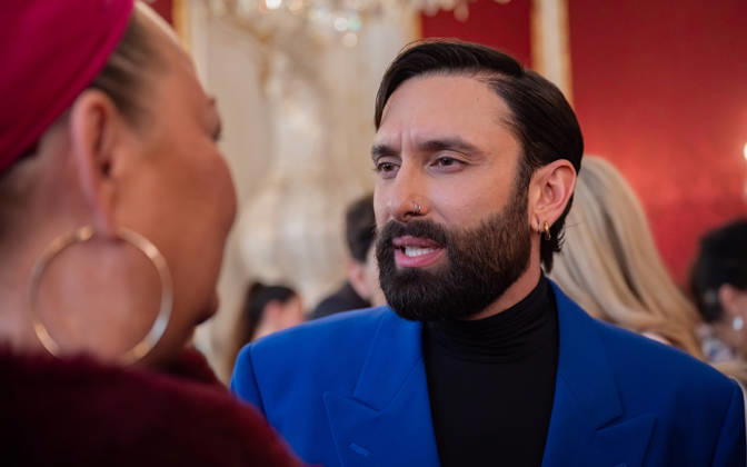 20260421 BP Van der Bellen trifft Oesterreichs ESC-Teilnehmerinnen und Teilnehmer WIEN, OESTERREICH - 21. APRIL: Musiker, Saenger, Schauspieler und Eurovision-Song-Contest 2014 Gewinner Thomas -Tom- Neuwirth alias Conchita Wurst waehrend des Empfangs Oesterreichs ESC-Teilnehmerinnen und -Teilnehmer aus den vergangenen Jahrzehnten anlaesslich des 70. Eurovision Song Contest vom 12. bis zum 16. Mai 2026 in Wien im Maria Theresien-Zimmer in der Wiener Hofburg am 21. April 2026 in Wien, Oesterreich. 260421_SEPA_17_047 Copyright: xIsabellexOuvrardx SEPAxMedia