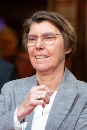 Bettina BOETTINGER, Moderatorin, Roter Teppich, Red Carpet Show, Ankunft, arrival, Filmpremiere Vier von hier, 21.04.2026, in der Lichtburg in Essen,