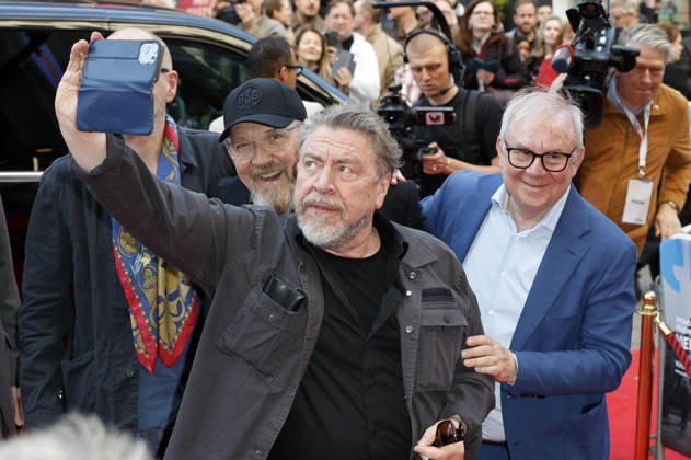 Peter Lohmeyer, Dietmar Bär, Armin Rohde und Joachim Krol bei der Premiere des Dokumentarfilms Vier von Hier in der Lichtburg. Essen, 21.04.2026
