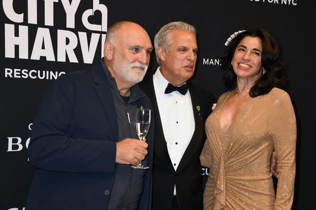NEW YORK, NY APRIL 21 Joso Andro s, Eric Ripert and Sandra Ripert at City Harvest Presents The 2026 Gala Shaken, Not Stirred on April 21, 2026 at Cipriani 42nd St in New York City Credit AdMedia New York City USA  - ZUMAa123 20260421_zaa_a123_019 Copyright: xJackxFyckex