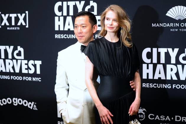 2026 City Harvest Gala - NYC Simon Kim attends the 2026 City Harvest Gala at the Cipriani restaurant in New York, NY on April 21, 2026. Photo by Charles Guerin ABACAPRESS.COM New York City NY United States  Copyright: xGuerinxCharles ABACAx