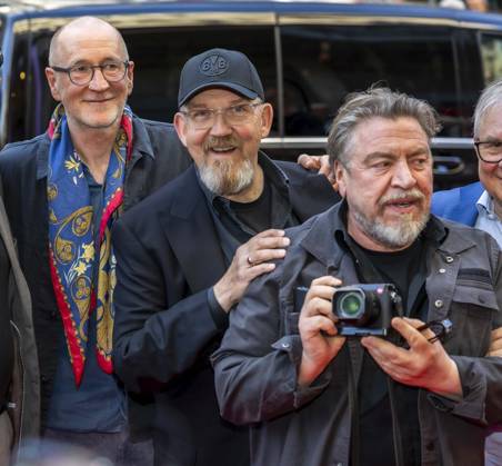 ABB 4VONHIER- Peter Lohmeyer (Schauspieler), Dietmar Bär Baer (Schauspieler), Armin Rohde (Schauspieler), Joachim Krol (Schauspieler) zu Gast auf dem roten Teppich bei der WDR TV Film Premiere Vier von Hier in der Lichtburg, Kinopremiere in Essen am 21.94.2026