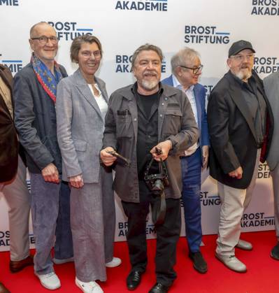 ABB 4VONHIER- Peter Lohmeyer (Schauspieler), Betina Bötinger Boettinger (Moderatorin),), Armin Rohde (Schauspieler), Joachim Krol (Schauspieler), Dietmar Bär Baer (Schauspieler zu Gast auf dem roten Teppich bei der WDR TV Film Premiere Vier von Hier in der Lichtburg, Kinopremiere in Essen am 21.94.2026
