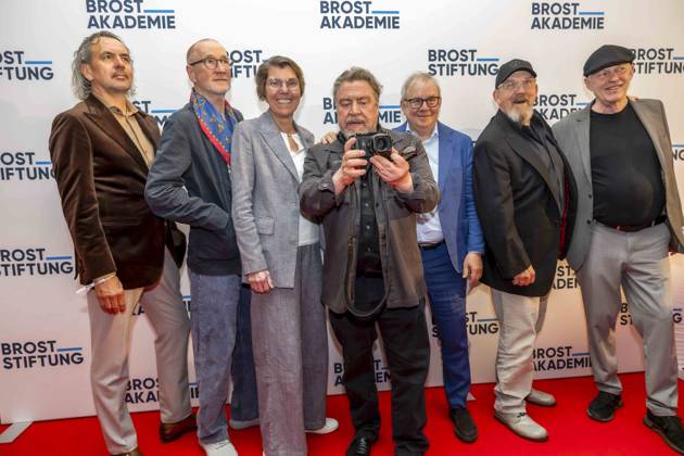 ABB 4VONHIER- Peter Lohmeyer (Schauspieler), Betina Bötinger Boettinger (Moderatorin),), Armin Rohde (Schauspieler), Joachim Krol (Schauspieler), Dietmar Bär Baer (Schauspieler zu Gast auf dem roten Teppich bei der WDR TV Film Premiere Vier von Hier in der Lichtburg, Kinopremiere in Essen am 21.94.2026