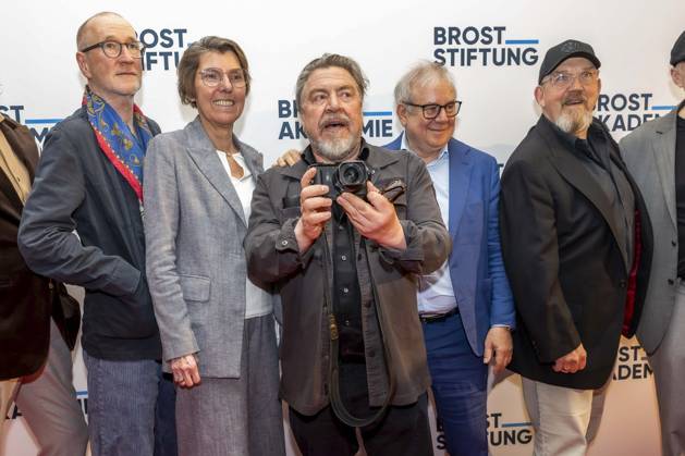 ABB 4VONHIER- Peter Lohmeyer (Schauspieler), Betina Bötinger Boettinger (Moderatorin),), Armin Rohde (Schauspieler), Joachim Krol (Schauspieler), Dietmar Bär Baer (Schauspieler zu Gast auf dem roten Teppich bei der WDR TV Film Premiere Vier von Hier in der Lichtburg, Kinopremiere in Essen am 21.94.2026