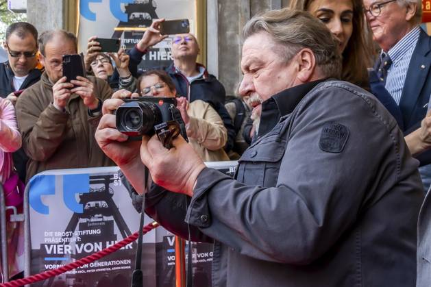 ABB 4VONHIER- Armin Rohde (Schauspieler) fotografiert zu Gast auf dem roten Teppich bei der WDR TV Film Premiere Vier von Hier in der Lichtburg, Kinopremiere in Essen am 21.94.2026