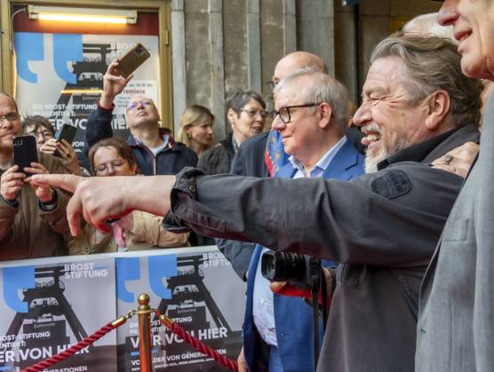 ABB 4VONHIER- Armin Rohde (Schauspieler), Joachim Krol, (Schauspieler zu Gast auf dem roten Teppich bei der WDR TV Film Premiere Vier von Hier in der Lichtburg, Kinopremiere in Essen am 21.94.2026