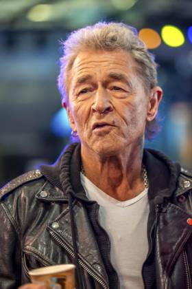 ABB MAFFAYBUCH - Peter Maffay bei der Vorstellung Kinderbuchveroeffentlichung Der unerwuenschte Gast von Hendrikje Balsmeyer,mit einem Vorwort von Peter Maffay im Music Store Koeln am 21.02.2026 in Koeln