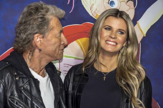 ABB MAFFAYBUCH - Peter Maffay und Frau Hendrikje Balsmeyer bei der Vorstellung Kinderbuchveroeffentlichung Der unerwuenschte Gast von Hendrikje Balsmeyer,mit einem Vorwort von Peter Maffay im Music Store Koeln am 21.02.2026 in Koeln