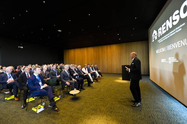 Interregional Royal Visit to WalloniaFlanders 2026 KRUISEM, BELGIUM - APRIL 22: King Philippe of Belgium pictured visiting Renson during the first Interregional Royal Visit to WalloniaFlanders on April 22, 2026 in Kruisem, Belgium, 22 04 2026 Kruisem Belgium  Copyright: xPhilipxReynaersx