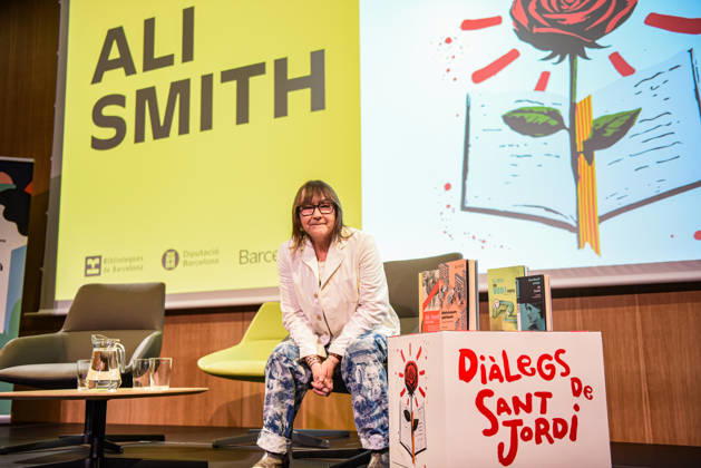 The writer Ali Smith gives a press conference in Barcelona for Sant Jordi The writer Ali Smith during a press conference, on April 22, 2026, in Barcelona, Catalunya Spain The writer will be tomorrow, Thursday April 23, the pregonera of the Sant Jordi festival in Barcelona 22 APRIL 2026 LITERATURE BOOK DAY Barcelona, Catalunya Barcelona, Catalunya Spain  Copyright: xAlbertoxParedesx 7460570