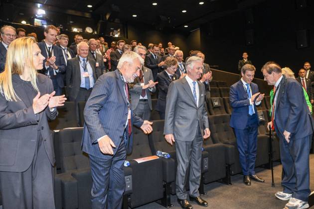 Interregional Royal Visit to WalloniaFlanders 2026 KORTRIJK, BELGIUM - APRIL 22: King Philippe of Belgium pictured visiting Barco during the first Interregional Royal Visit to WalloniaFlanders on April 22, 2026 in Kortrijk, Belgium, 22 04 2026 Kortrijk Belgium  Copyright: xPhilipxReynaersx
