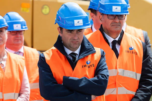 Sébastien Lecornu, Prime minister Emmanuel Macron, President of the French Republic, inaugurates one of the 150 major GPS strategic projects selected under the acceleration scheme the Imerys lithium mine at Echassieres, le 22 avril 2026 French Prime minister Sebastien Lecornu visits the Echassieres mining project of lithium at the Imerys site, Alliers, Auvergne Rhone Alpes, France Wednesday, April 22, 2026 01ACCORSINIJEANNE IMERYS 0044 Credit Jeanne Accorsini SIPA 2604221609 Echassières France Copyright: xJeannexAccorsini Pool BestimagexJeannexAccorsini Pool Bestimagex