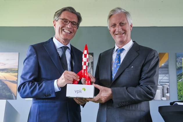 Interregional Royal Visit to WalloniaFlanders 2026 EREMBODEGEM, BELGIUM - APRIL 22: Pierre Macharis is the chief executive officer (CEO) of VPK Group and King Philippe of Belgium pictured visiting VPK Group during the first Interregional Royal Visit to WalloniaFlanders on April 22, 2026 in Erembodegem, Belgium, 22 04 2026 Erembodegem Belgium  Copyright: xPhilipxReynaersx