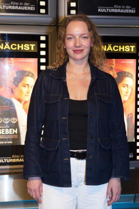 Nachbeben , Premiere im Kino in der Kulturbrauerei, Berlin, 22.04.2026 Regisseurin Zinnini Elkington, NACHBEBEN (Kinostart: 07.05.2026), Photo Call zur Berlin-Premiere, Kino in der Kulturbrauerei, Berlin, 22.04.2026 Berlin Kino in der Kulturbrauerei Deutschland, germany Copyright: xChristianxBehringx