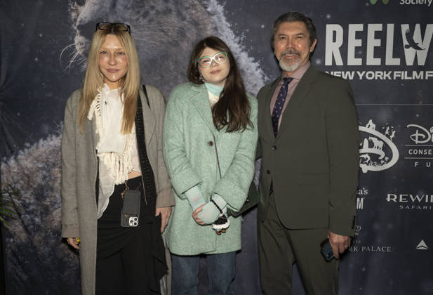 April 22, 2026, New York, New York, USA: YVONNE PHILLIPS, INDIGO PHILLIPS and LOU DIAMOND PHILLIPS walk the green carpet on Earth Day to launch the REEL WILD New York Film Festival, hosted by The Wildlife Conservation Society at The Paley Center in New York. 22 April 2026 New York USA  - ZUMAa265 20260422_zep_a265_081 Copyright: xEricxAcquayex
