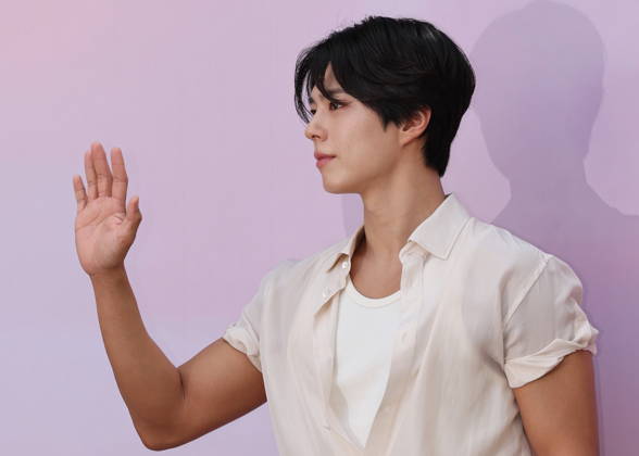 S. Korean actor Park Bo-gum S. Korean actor Park Bo-gum South Korean actor Park Bo-gum poses for a photo during a publicity event for the Dyson Supersonic Travel Lounge in Seoul on April 23, 2026, to promote the household appliance brand Dyson. (Yonhap) 2026-04-23 15:39:10 < 1980-2026 YONHAPNEWS AGENCY. .> ¼­¿ïÆ¯º°½Ã EDITORIAL USE ONLY  Copyright: xx PYH2026042316770034400 YonhapxNewsx yonphotos251722