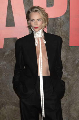 Charlize Theron bei der Premiere des Netflix-Films Apex im Paris Theatre. New York, 22.04.2026