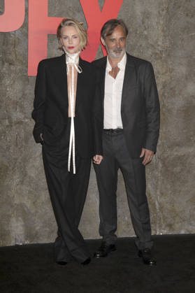 Charlize Theron und Baltasar Kormakur bei der Premiere des Netflix-Films Apex im Paris Theatre. New York, 22.04.2026