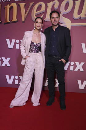 Los Encantos del Sinverguenza Red Carpet Carolina Miranda and Manolo Cardona attend the red carpet for ˜Los Encantos del Sinverguenza™ tv series at Videocine. on April 22, 2026 in Mexico City, Mexico. (Photo by Yamak Perea Eyepix Group) Copyright: xYamakxPerea xEyepixxGroupx YP_22042026_181530