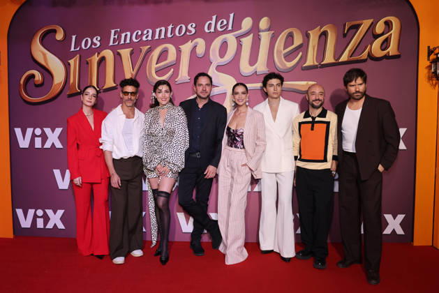 Los Encantos del Sinverguenza Red Carpet (L-R) Elena Medina, Erick Elias, Daniela Alvarez, Manolo Cardona, Carolina Miranda, Ian Couttolenc, Alfonso Borbolla and Juan Felipe Samper attend the red carpet for ˜Los Encantos del Sinverguenza™ tv series at Videocine. on April 22, 2026 in Mexico City, Mexico. (Photo by Yamak Perea Eyepix Group) Copyright: xYamakxPerea xEyepixxGroupx YP_22042026_181553