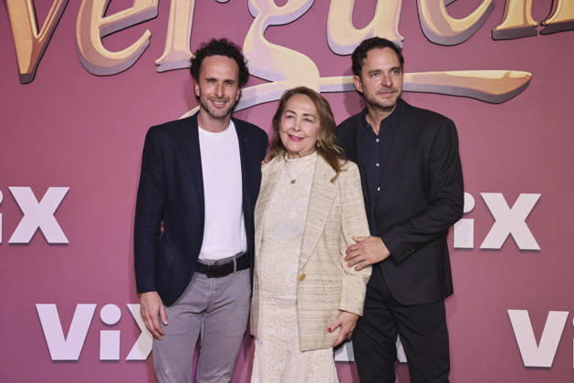 Los Encantos del Sinverguenza Red Carpet (L-R) Juan Jose Cardona, Nancy Molano and Manolo Cardona attend the red carpet for ˜Los Encantos del Sinverguenza™ tv series at Videocine. on April 22, 2026 in Mexico City, Mexico. (Photo by Yamak Perea Eyepix Group) Copyright: xYamakxPerea xEyepixxGroupx YP_22042026_181432