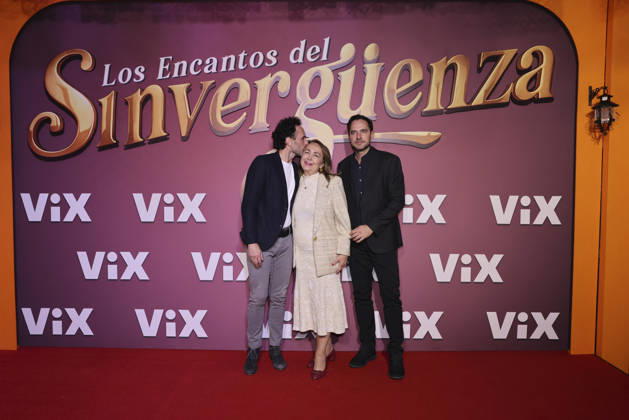 Los Encantos del Sinverguenza Red Carpet (L-R) Juan Jose Cardona, Nancy Molano and Manolo Cardona attend the red carpet for ˜Los Encantos del Sinverguenza™ tv series at Videocine. on April 22, 2026 in Mexico City, Mexico. (Photo by Yamak Perea Eyepix Group) Copyright: xYamakxPerea xEyepixxGroupx YP_22042026_181433