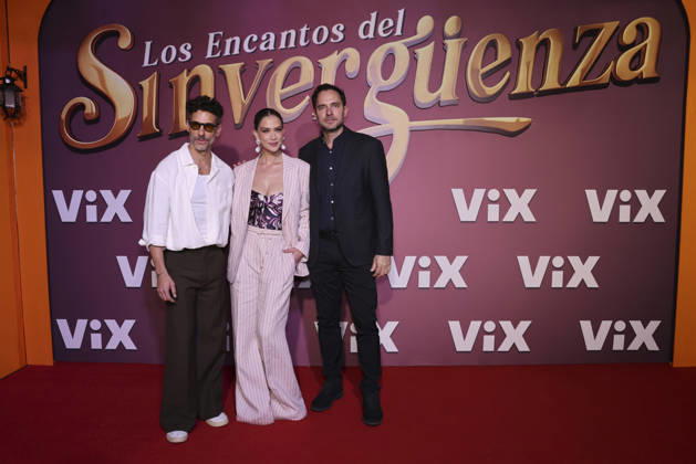 Los Encantos del Sinverguenza Red Carpet (L-R) Erick Elias, Carolina Miranda and Manolo Cardona attend the red carpet for ˜Los Encantos del Sinverguenza™ tv series at Videocine. on April 22, 2026 in Mexico City, Mexico. (Photo by Yamak Perea Eyepix Group) Copyright: xYamakxPerea xEyepixxGroupx YP_22042026_181536
