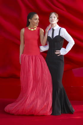 Alex Scott und Jess Glynne bei der Europapremiere des Kinofilms The Devil Wears Prada 2 Der Teufel trägt Prada 2 im Cineworld Leicester Square & Vue West End. London, 22.04.2026